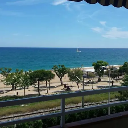 Apartment New! Fantastic In Front Of The Sea!