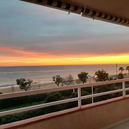 Apartment New! Fantastic In Front Of The Sea! Pineda de Mar