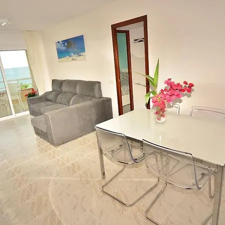 New! Fantastic In Front Of The Sea! Apartment